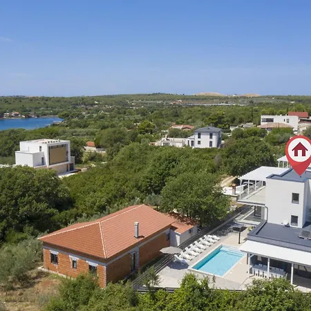 Luna With Jacuzzi, Sauna And Private Pool * פומר