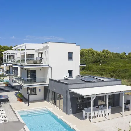 Luna With Jacuzzi, Sauna And Private Pool וילה פומר
