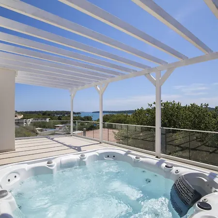 Luna With Jacuzzi, Sauna And Private Pool וילה *