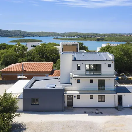 Luna With Jacuzzi, Sauna And Private Pool וילה פומר