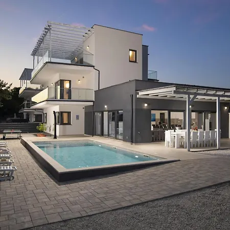 וילה Luna With Jacuzzi, Sauna And Private Pool *