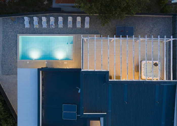 Luna With Jacuzzi, Sauna And Private Pool 别墅 *