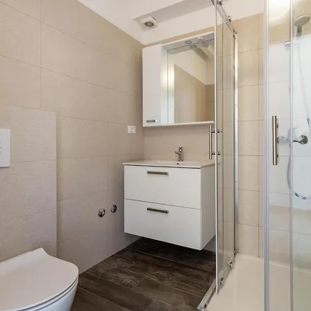Luna With Jacuzzi, Sauna And Private Pool