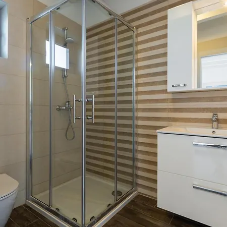 Luna With Jacuzzi, Sauna And Private Pool *