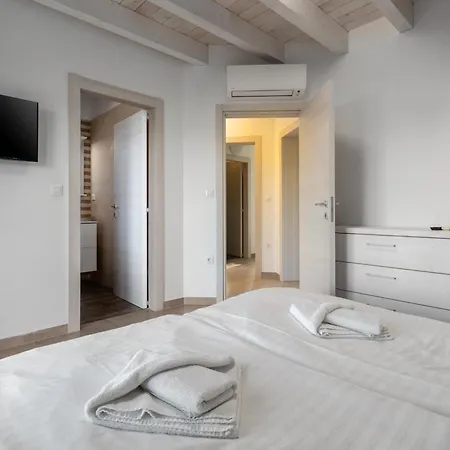 Luna With Jacuzzi, Sauna And Private Pool Villa
