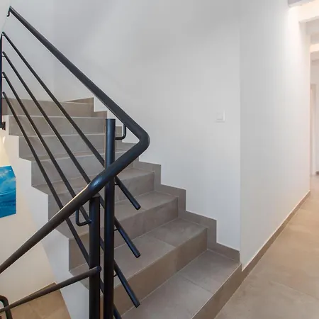 Luna With Jacuzzi, Sauna And Private Pool Villa *