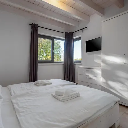 Villa Luna With Jacuzzi, Sauna And Private Pool Pomer
