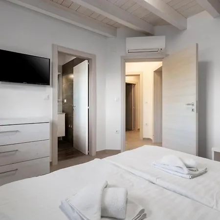 Luna With Jacuzzi, Sauna And Private Pool Villa Pomer