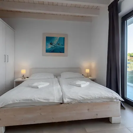 Luna With Jacuzzi, Sauna And Private Pool Villa *