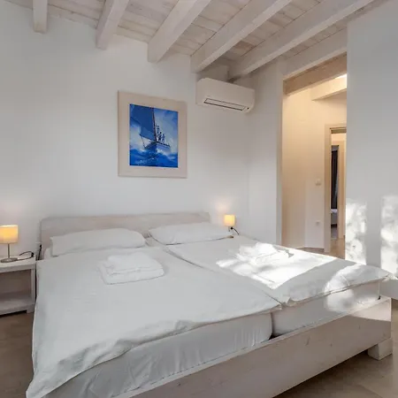 Villa Luna With Jacuzzi, Sauna And Private Pool *