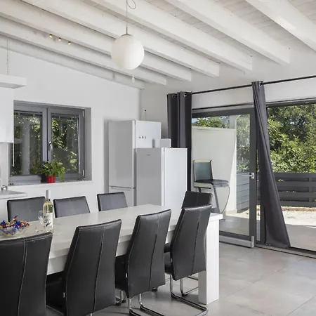 Luna With Jacuzzi, Sauna And Private Pool 빌라 *