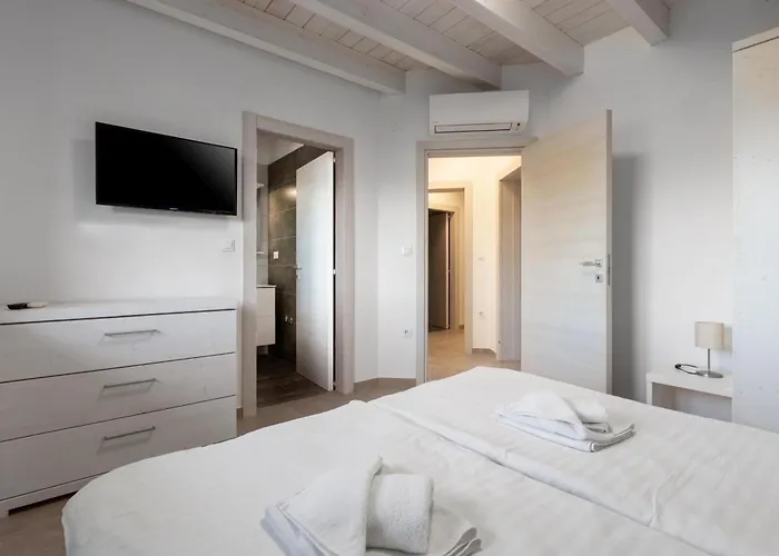 Luna With Jacuzzi, Sauna And Private Pool 빌라 포메르