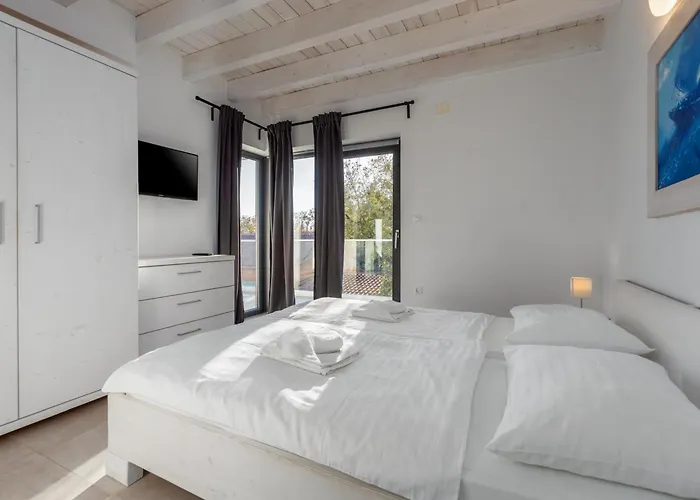 빌라 Luna With Jacuzzi, Sauna And Private Pool 포메르