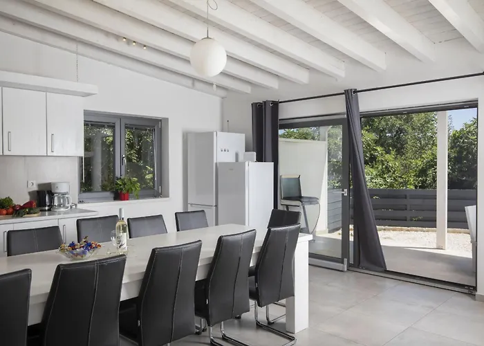 Luna With Jacuzzi, Sauna And Private Pool 빌라 *